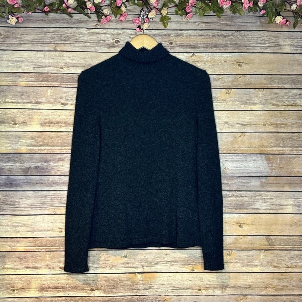 🌷5 for $25 Ann Taylor Factory Cashmere Light Sweater